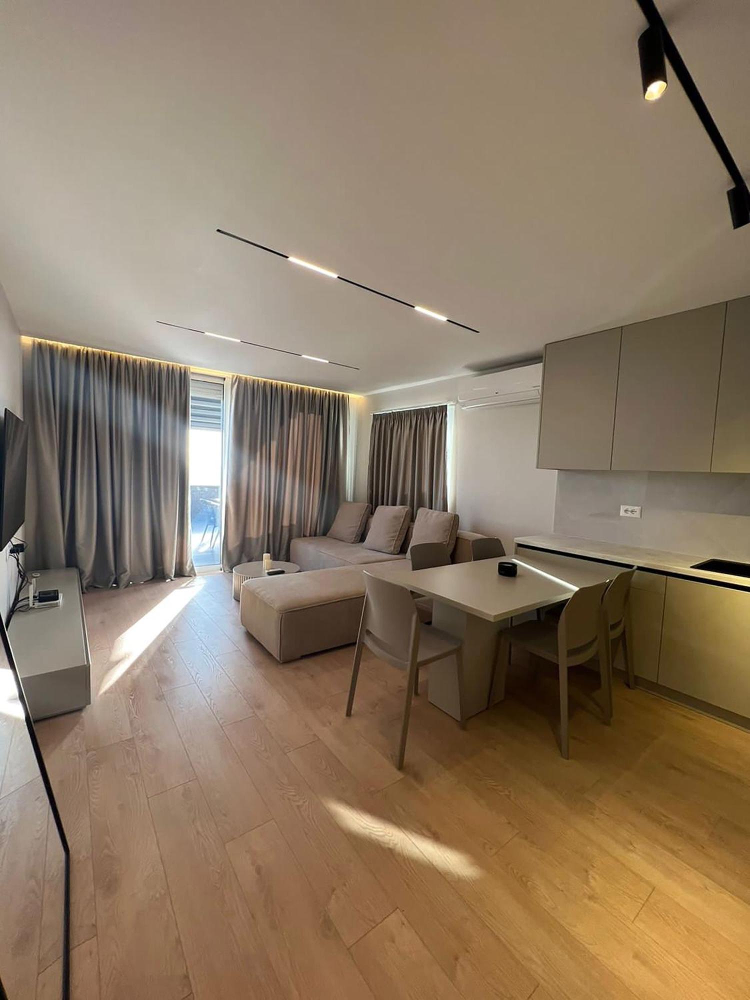 Ansel Home Sarandë Esterno foto
